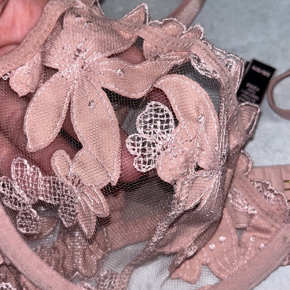Vintage Style Victoria’s Secret Light Pink Floral See Through Mesh Bra size 32D - Picture 4 of 5